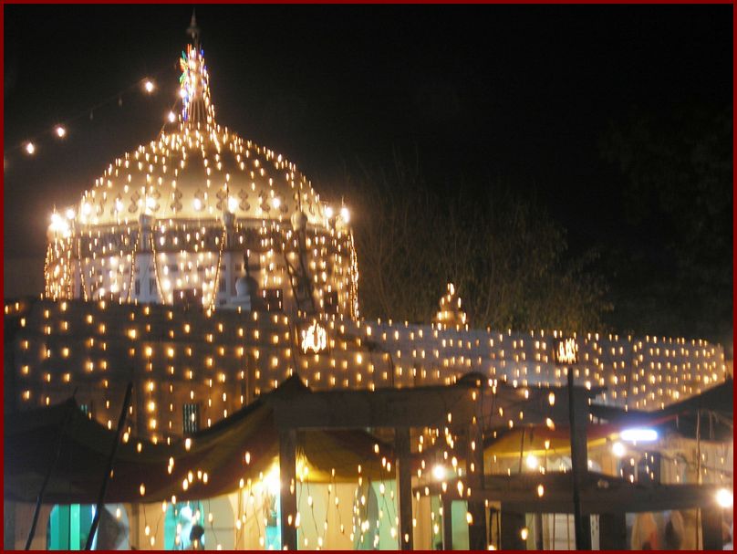 Shrine of Hazrat hafiz jamalulah multani R.A (Night Scene)